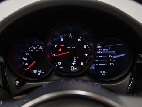 Used 2020 Porsche Macan image 27