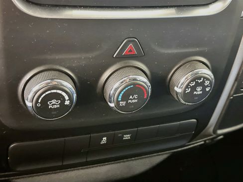 Used 2020 RAM 1500 Classic SLT AWD/4WD image 24
