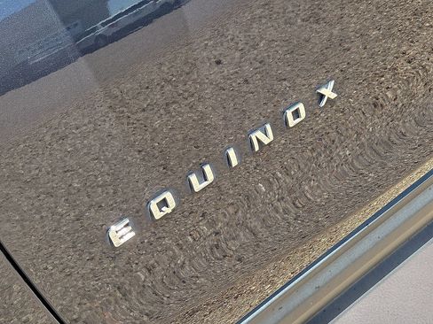 Used 2022 Chevrolet Equinox LT FWD image 11