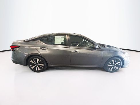Used 2021 Nissan Altima 2.5 SV FWD image 10