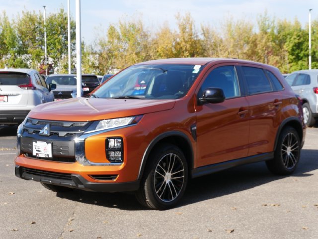 Used 2025 Mitsubishi Outlander Sport LE AWD/4WD image 2