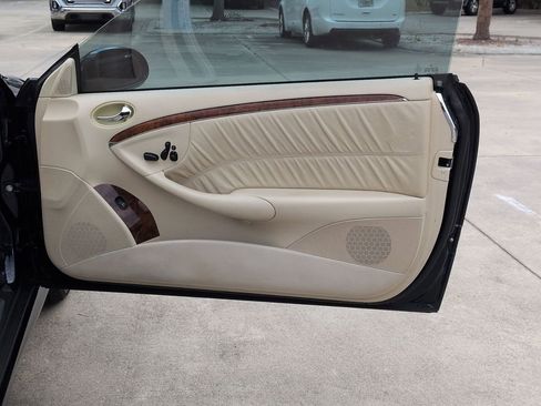 Used 2006 Mercedes-Benz CLK 500 Cabriolet image 19