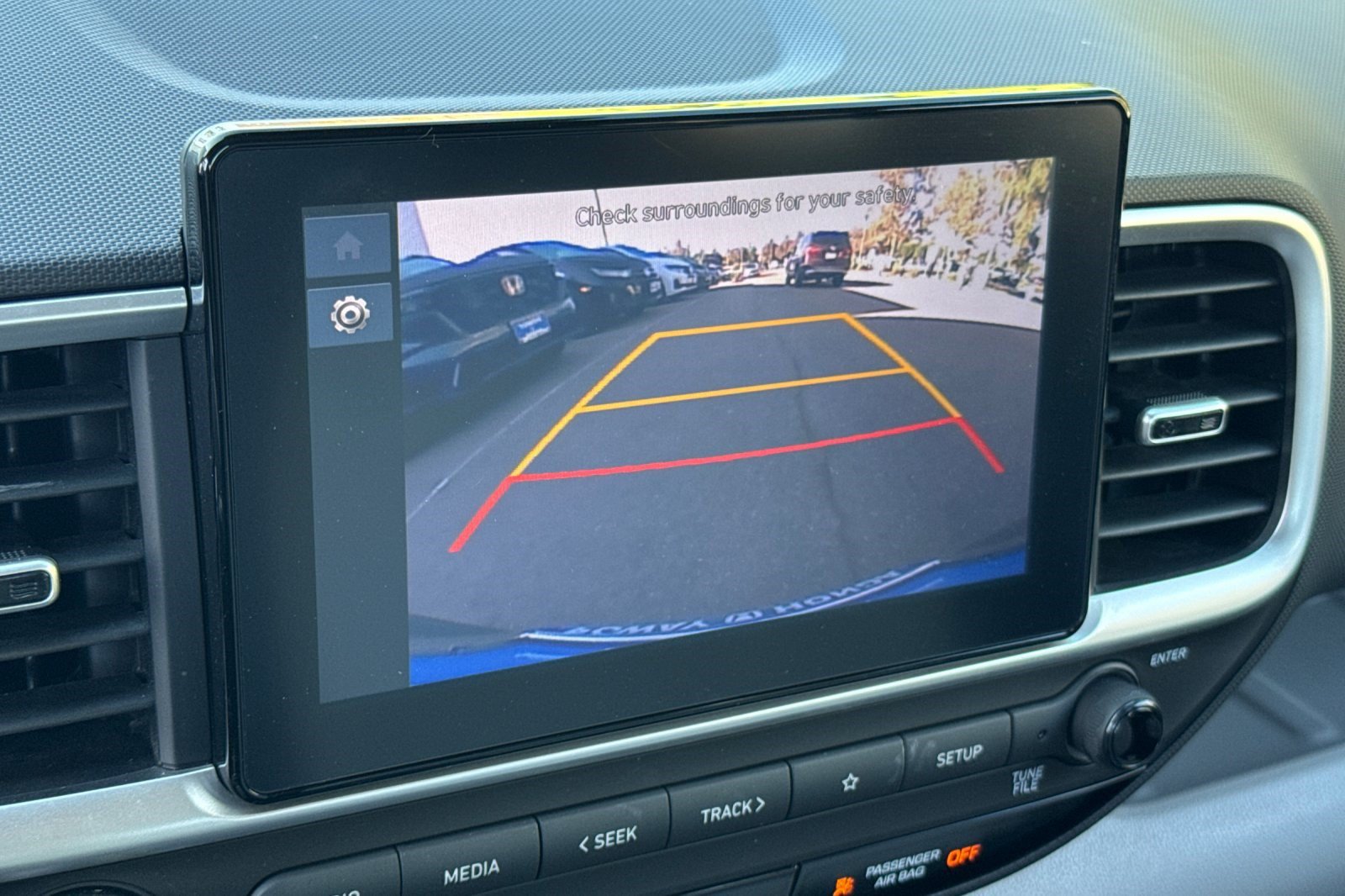 Used 2023 Hyundai Venue SEL FWD image 18
