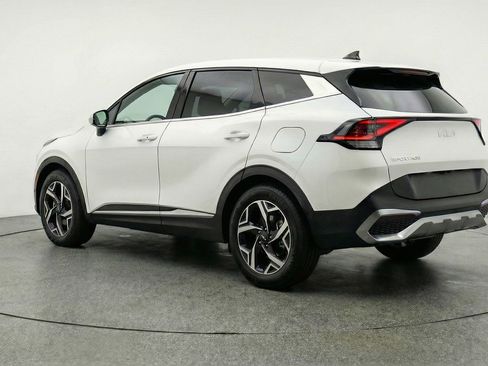 Used 2025 Kia Sportage LX image 6