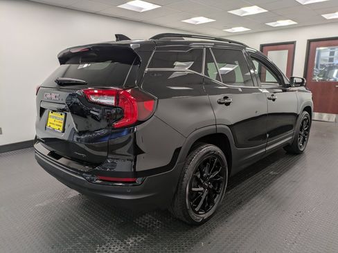 Used 2023 GMC Terrain SLT w/ Tech Package image 4