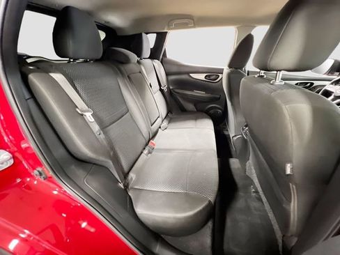 Used 2017 Nissan Rogue Sport S image 25