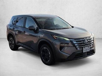 Used 2024 Nissan Rogue SV AWD/4WD video 3