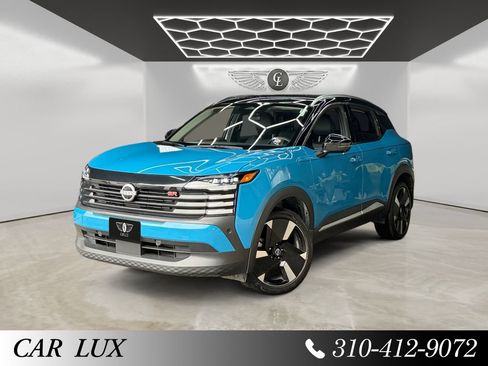 Used 2025 Nissan Kicks SR FWD image 1