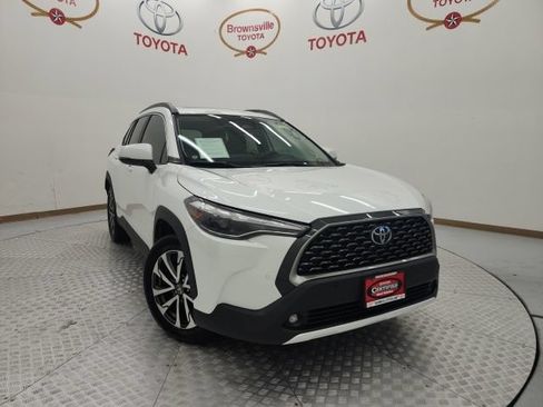 Used 2023 Toyota Corolla Cross XLE w/ Convenience Package FWD image 1