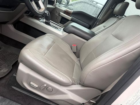 Used 2017 Ford F150 Lariat w/ Equipment Group 502A Luxury AWD/4WD image 11