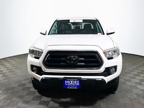 Certified 2020 Toyota Tacoma SR5 AWD/4WD image 2