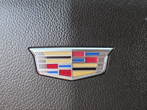Used 2020 Cadillac Escalade Premium Luxury RWD image 27