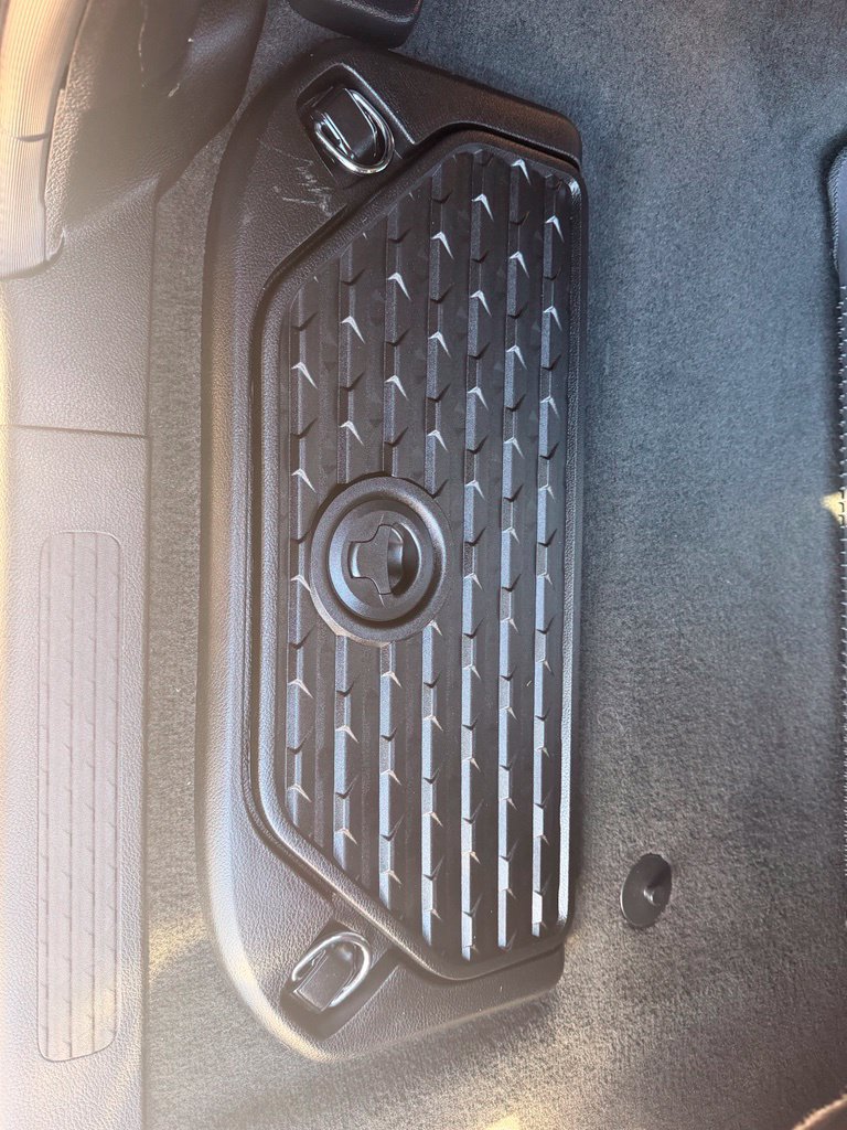 Used 2023 RAM 1500 Laramie AWD/4WD image 17