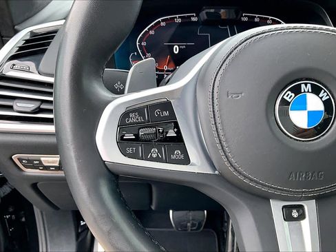 Used 2022 BMW X7 xDrive40i w/ M Sport Package AWD/4WD image 24