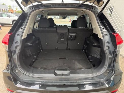 Used 2020 Nissan Rogue SV image 15