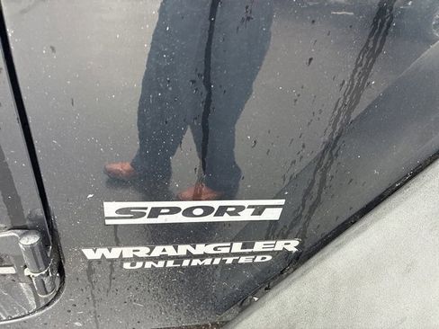 Used 2011 Jeep Wrangler Unlimited Sport AWD/4WD image 21