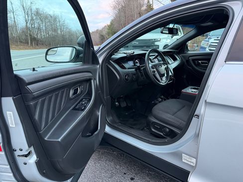 Used 2018 Ford Taurus Police Interceptor AWD image 9