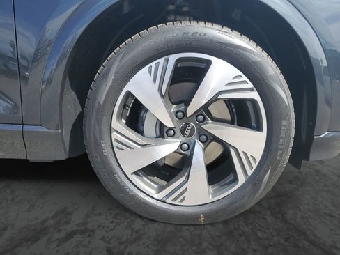 New 2025 Audi Q6 e-tron Premium Plus AWD/4WD image 6