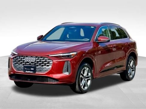 Certified 2025 Audi Q5 Premium w/ Premium Plus AWD/4WD image 3