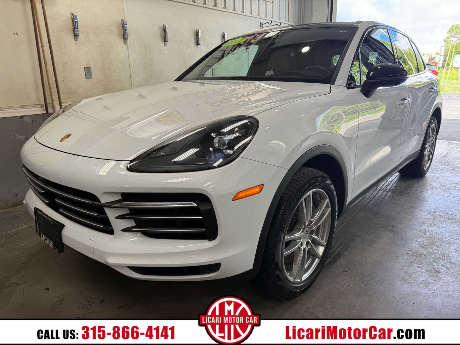Used 2023 Porsche Cayenne Platinum Edition AWD/4WD image 1