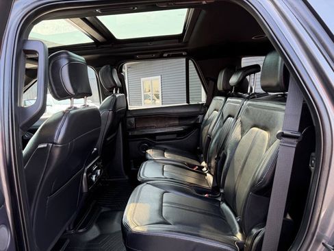Used 2019 Ford Expedition Limited w/ Equipment Group 302A AWD/4WD image 35