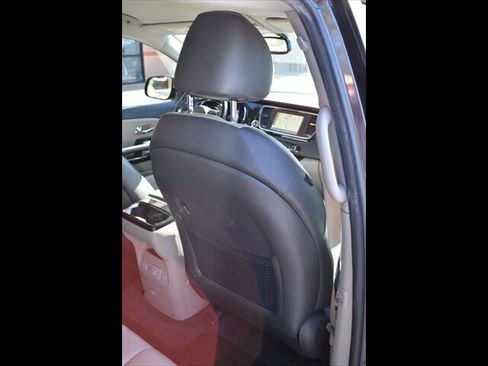 Used 2016 Kia Sedona SX image 27