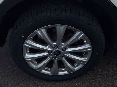 Used 2018 Ford Escape Titanium w/ Ford Safe & Smart Package AWD/4WD image 32