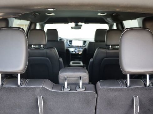 Used 2026 Chrysler Pacifica Select image 29