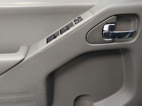 Used 2017 Nissan Frontier SV image 27