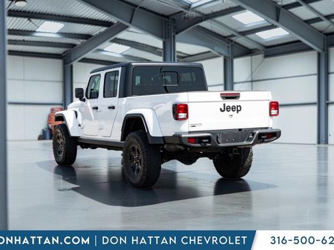 Used 2020 Jeep Gladiator Sport w/ Quick Order Package 24S AWD/4WD image 22