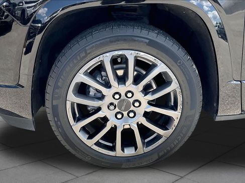 Used 2023 GMC Acadia Denali w/ Black Diamond Edition FWD image 11