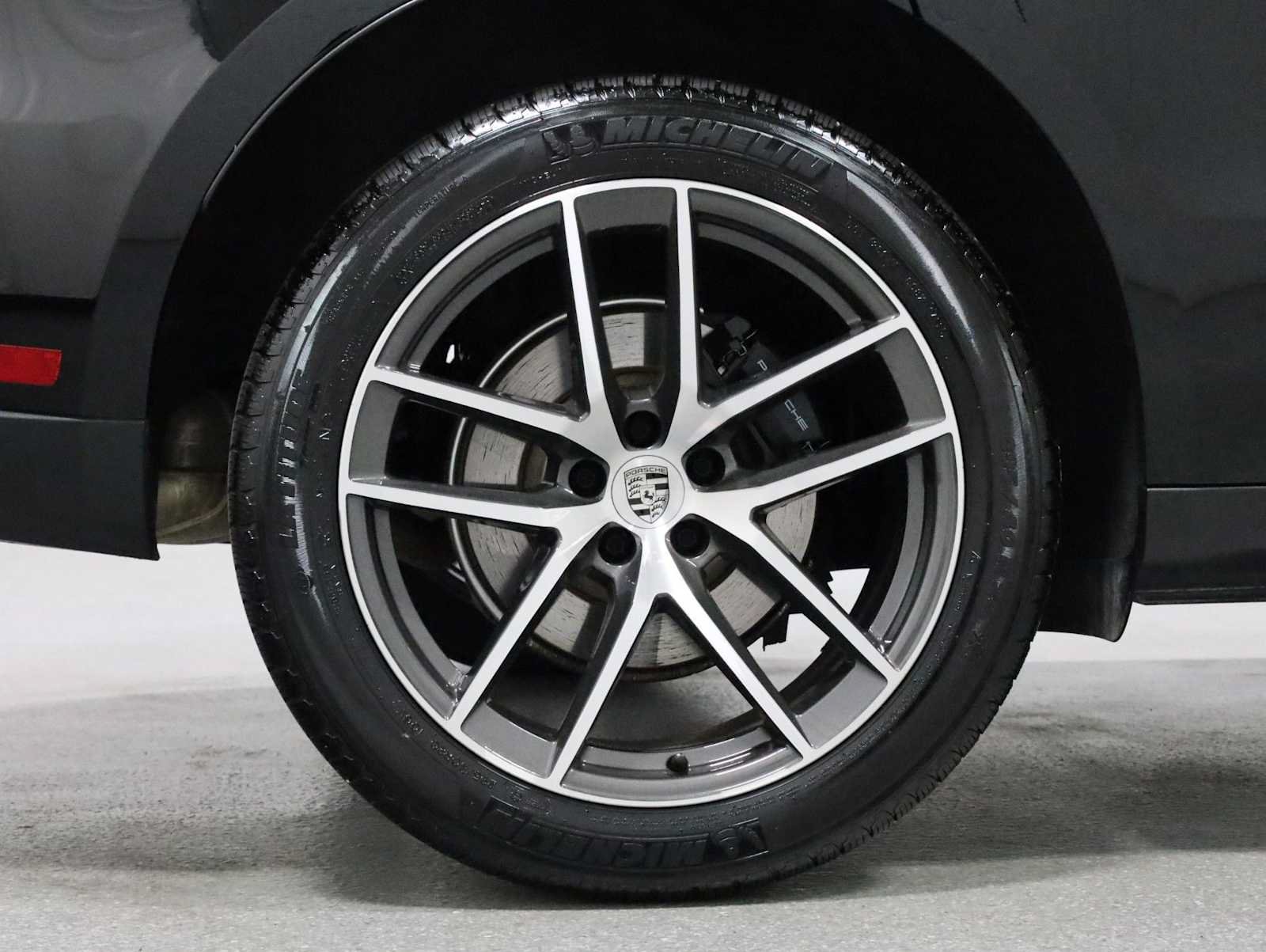 Used 2026 Porsche Macan AWD/4WD image 38