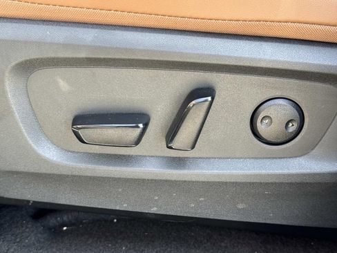 Used 2024 Nissan Pathfinder Platinum w/ Black Appearance Package image 20