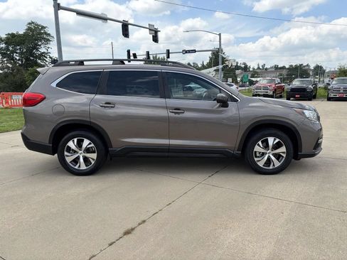 Used 2021 Subaru Ascent Premium w/ Convenience Package AWD/4WD image 4