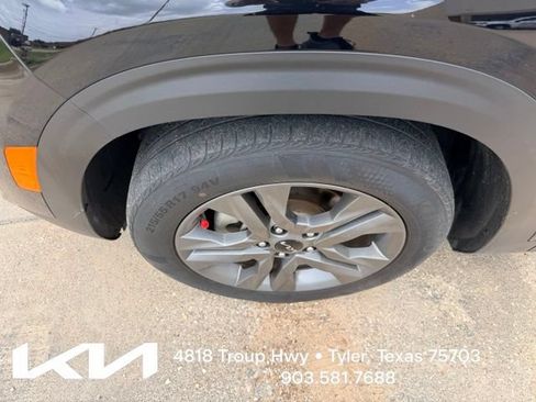 Used 2023 Kia Seltos S w/ Navigation Package FWD image 4