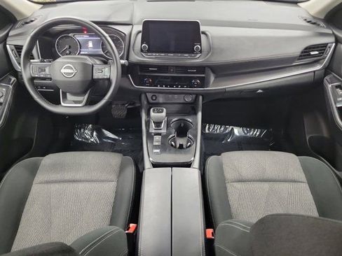 Used 2025 Nissan Rogue SV FWD image 13