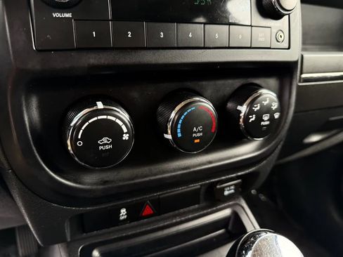 Used 2014 Jeep Patriot Sport w/ Power Value Group image 18