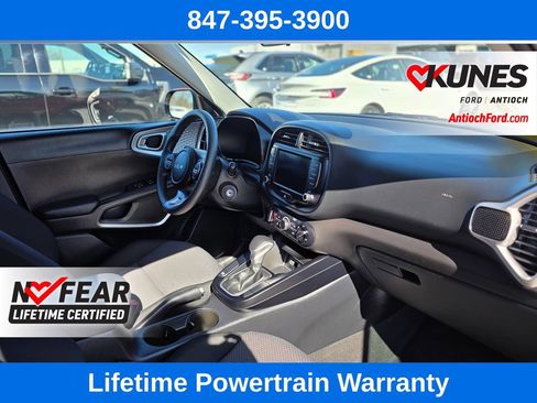 Used 2025 Kia Soul LX w/ LX Technology Package FWD image 29