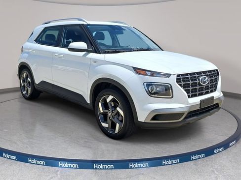 Used 2025 Hyundai Venue SEL FWD image 4