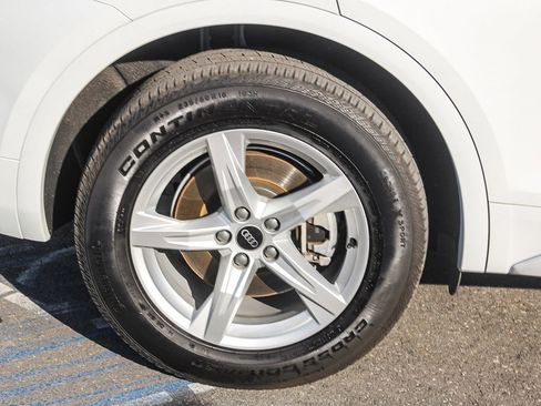 Certified 2023 Audi Q5 2.0T Premium w/ Convenience Package image 9