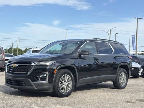 Used 2023 Chevrolet Traverse LT FWD image 12