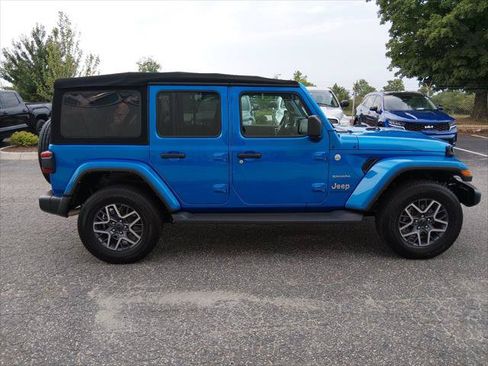 Certified 2024 Jeep Wrangler Unlimited Sahara w/ Technology Group AWD/4WD image 2
