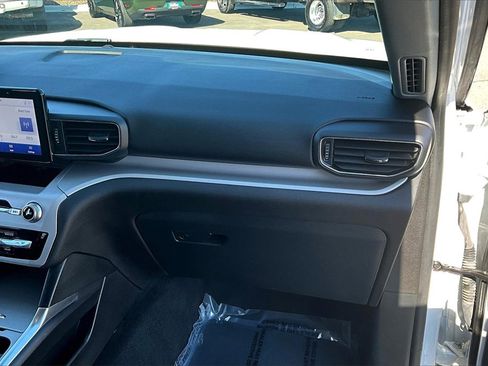 Used 2023 Ford Explorer XLT w/ Equipment Group 202A image 17