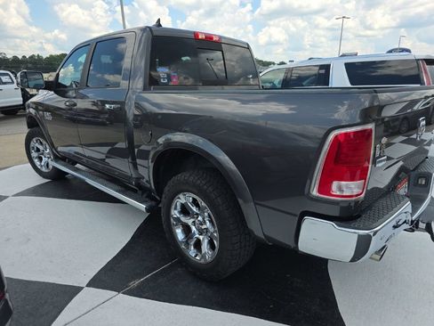 Used 2017 RAM 1500 Laramie w/ Convenience Group AWD/4WD image 16