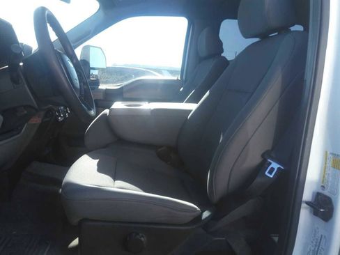 Used 2021 Ford F250 XL w/ Power Equipment Group image 5