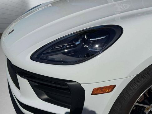 Used 2024 Porsche Macan AWD/4WD image 15