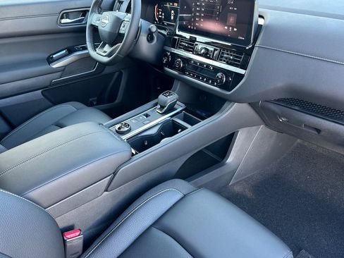 New 2026 Nissan Pathfinder SL AWD/4WD image 14