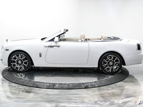 Used 2017 Rolls-Royce Dawn RWD image 9