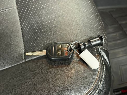 Used 2015 Ford F250 Lariat w/ Lariat Interior Package image 24