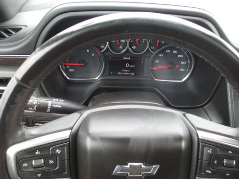 Used 2021 Chevrolet Tahoe Z71 w/ Rear Media and Nav Package AWD/4WD image 33